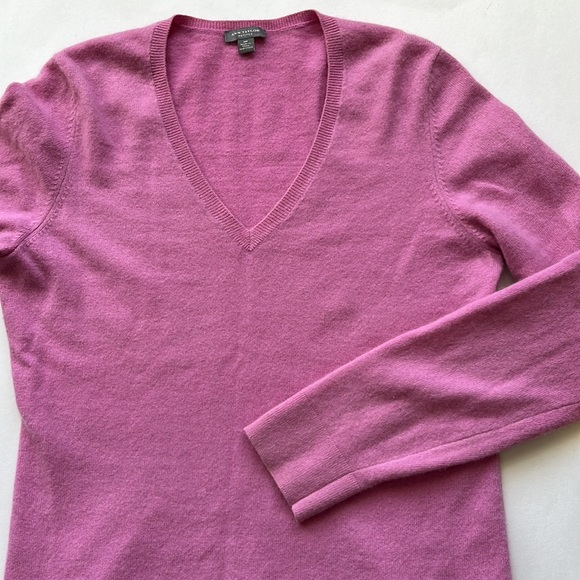 Ann Taylor Pink Cashmere Sweater Medium Petites - Picture 5 of 13